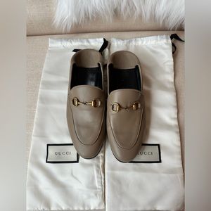 Gucci Womens Leather Horsebit Loafer